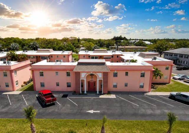 7001-pl-de-la-paix-2a-south-pasadena-fl-33707/hzid_0e1fe1f8
