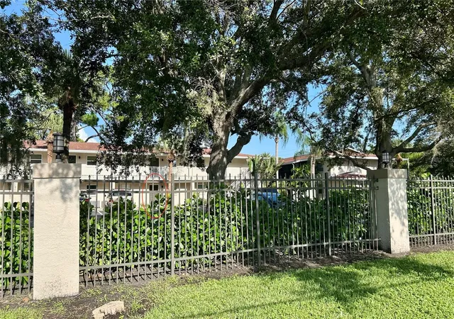 972-la-costa-cir-3-sarasota-fl-34237/hzid_f42e82b5