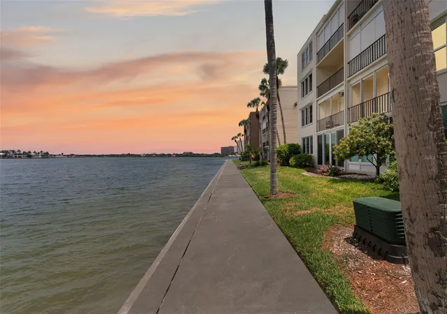 7920-sun-is-dr-s-202-south-pasadena-fl-33707/hzid_a5b7aa73