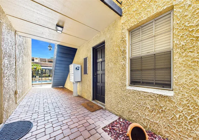 5306-santa-rosa-ct-143-tampa-fl-33609/hzid_dcecadbe
