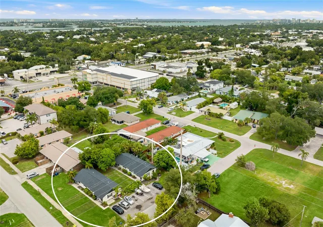 2047-2051-fiesta-dr-sarasota-fl-34231/hzid_9fc1f365