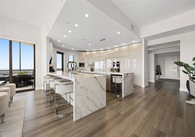 14300-riva-del-lago-dr-2104-fort-myers-fl-33907/hzid_693a13bc