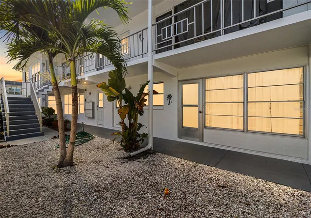 1221-drew-st-b3-clearwater-fl-33755/hzid_0e99603a