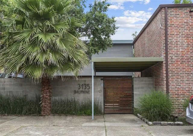 3135-dauphine-st-new-orleans-la-70117/hzid_a33955bc