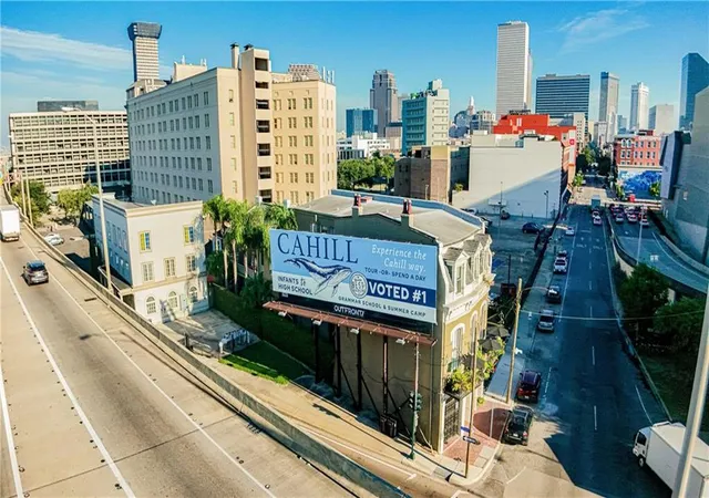1061-camp-st-e-new-orleans-la-70130/hzid_7f8368e6