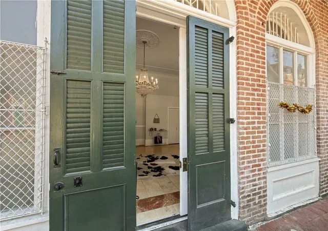 818-bourbon-st-1a-new-orleans-la-70116/hzid_620fa98d