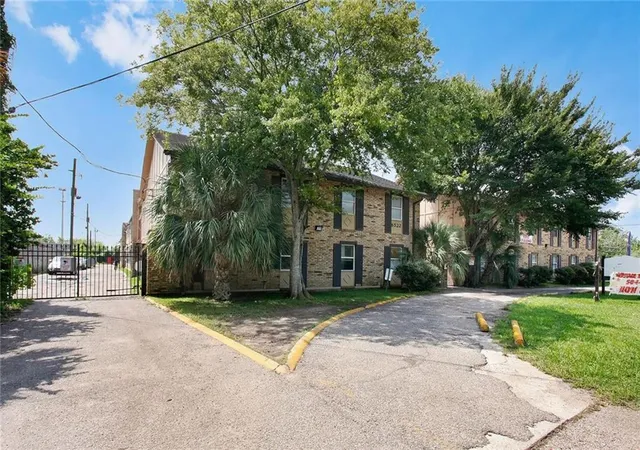 8520-chef-menteur-hwy-new-orleans-la-70127/hzid_f9cbc364