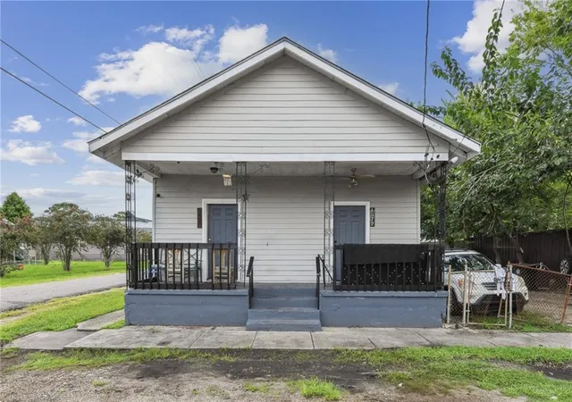 4029-31-iroquois-st-new-orleans-la-70126/hzid_d4fe0004