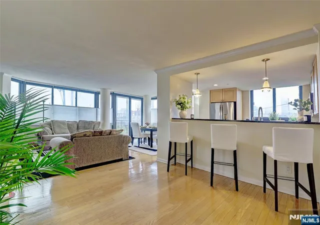 700-grove-st-3q-jersey-city-nj-07310/hzid_22166b0d
