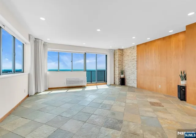55-ocean-ave-ph-a-monmouth-beach-nj-other/hzid_fe785268