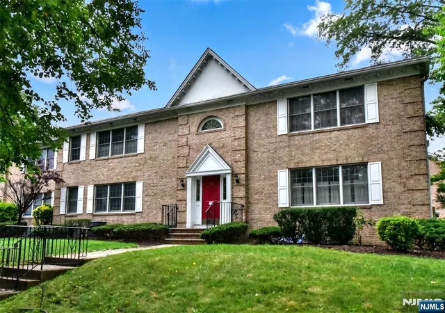 10-irving-st-9b-ridgewood-nj-07450/hzid_5c6422f8
