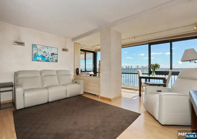3-horizon-rd-618-fort-lee-nj-07024/hzid_7ba8a79a