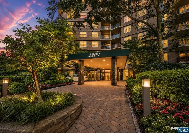 2200-central-rd-14w-fort-lee-nj-07024/hzid_363e61be