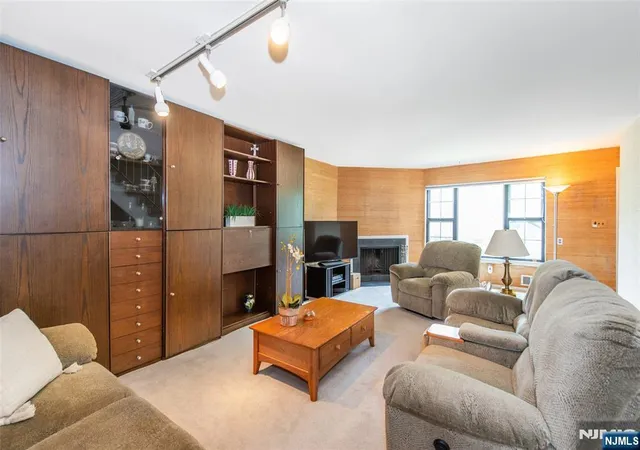 575-grove-st-f3-clifton-nj-07013/hzid_96a04549