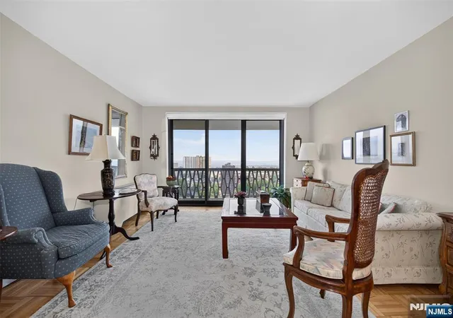 2100-linwood-ave-19b-fort-lee-nj-07024/hzid_e13be955
