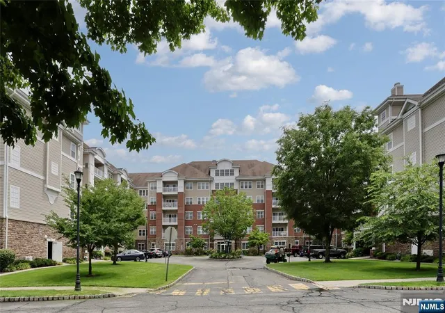 8107-warrens-way-wanaque-nj-07465/hzid_931f7a38
