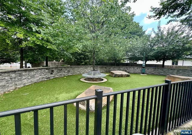 320-adolphus-ave-1411-cliffside-park-nj-07010/hzid_d9290162