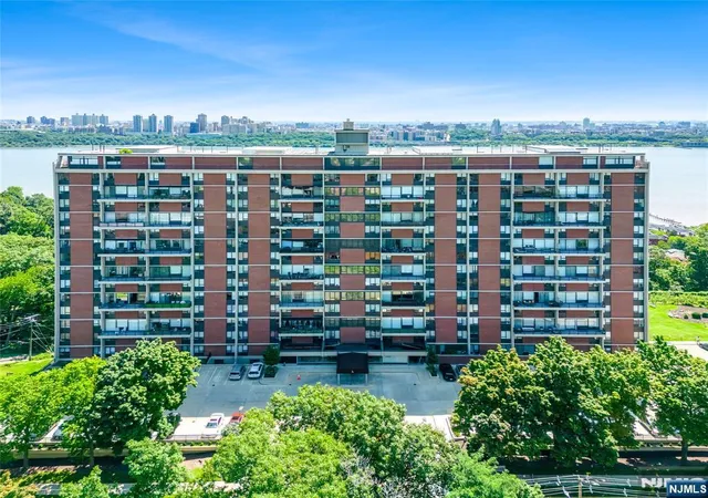 4-horizon-rd-631-fort-lee-nj-07024/hzid_b483520b