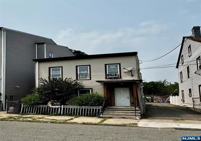51-ryle-ave-paterson-nj-07522/hzid_5a86a2a7