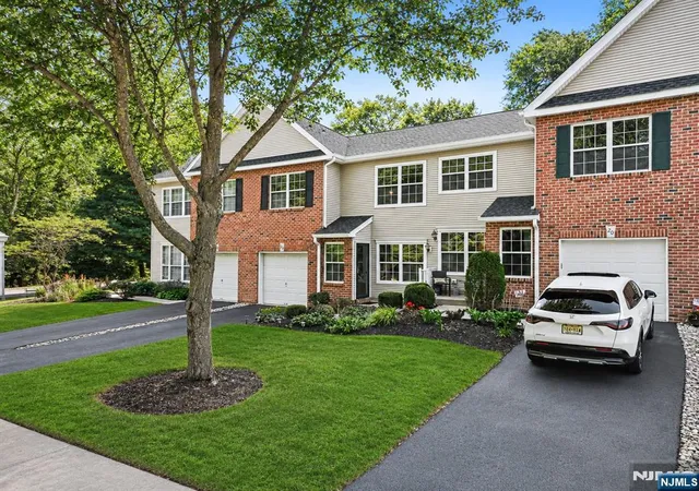 22-pond-holw-dr-jefferson-township-nj-07438/hzid_4257e4de