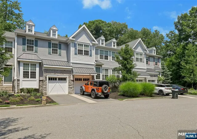 28-masterson-ct-waldwick-nj-07463/hzid_67b94288