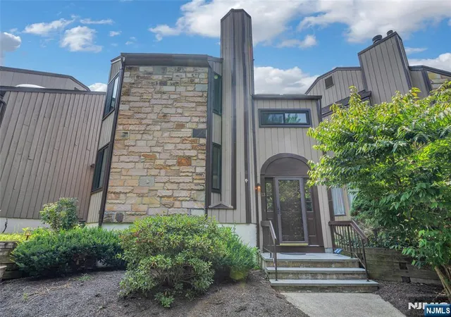 13-delbarton-ct-washington-township-1438-nj-07840/hzid_efbe67ce