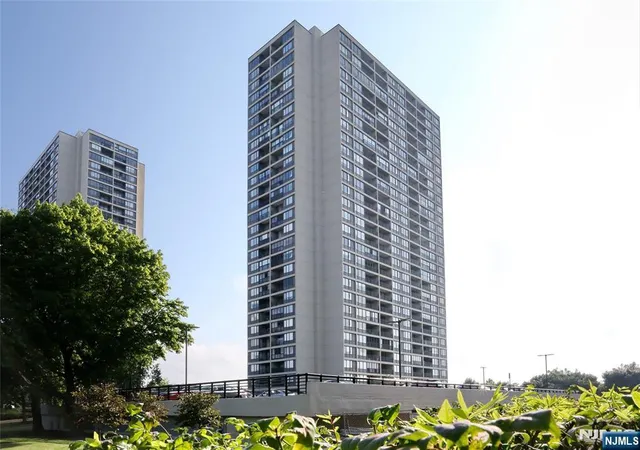 5-horizon-rd-203-fort-lee-nj-07024/hzid_43885c07
