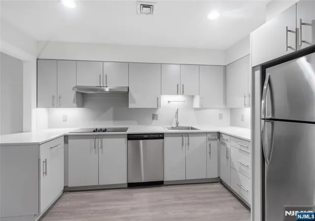 207-shearwater-ct-17-jersey-city-nj-07305/hzid_290f0a0f