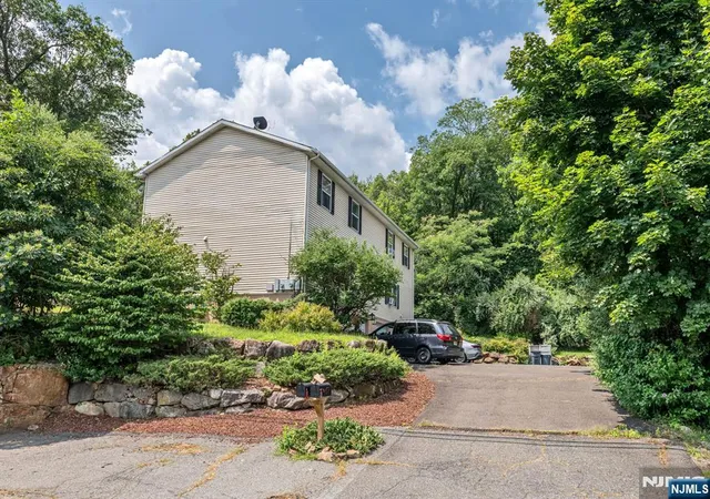 68-greenwood-ave-wanaque-nj-07420/hzid_b74f7d01