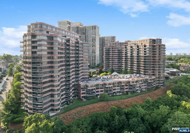 100-carlyle-dr-vg6-cliffside-park-nj-07010/hzid_c4d46582