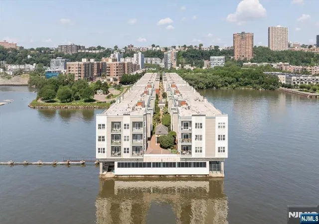 217-the-promenade-edgewater-nj-07020/hzid_3537e950
