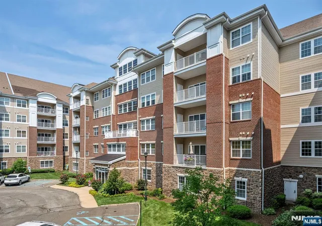 3116-warrens-way-wanaque-nj-07465/hzid_8b6a7b97