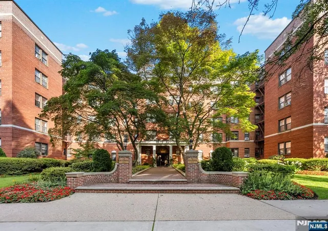 100-prospect-ave-1f-hackensack-nj-07601/hzid_7322839e