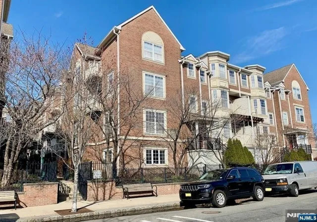 200-dey-st-258-harrison-nj-07029/hzid_965a0180