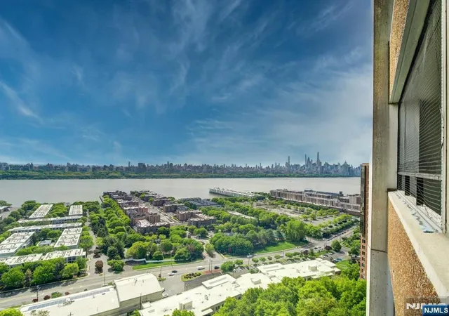 250-gorge-21b-cliffside-park-nj-07010/hzid_c6e0e0a0