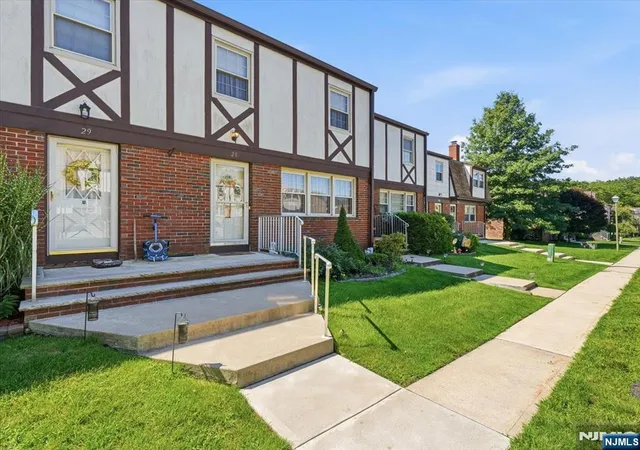 28-tudor-pl-mount-olive-township-nj-07828/hzid_49bd28a8