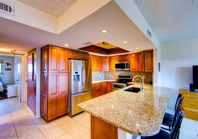 4906-victoria-dr-413-cape-coral-fl-33904/hzid_f4ac3434