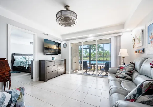 190-pebble-beach-blvd-103-naples-fl-34113/hzid_39aa21ad
