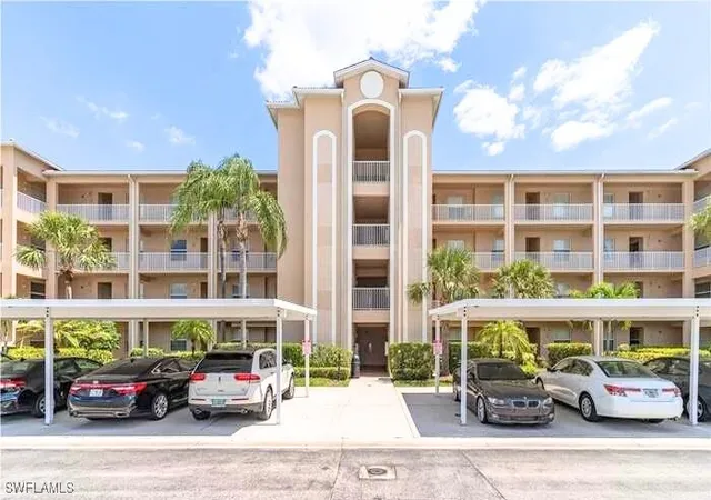 8490-kingbird-loop-930-estero-fl-33967/hzid_945013bf
