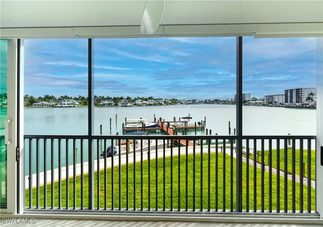 222-harbour-dr-218-naples-fl-34103/hzid_85b8cdc3