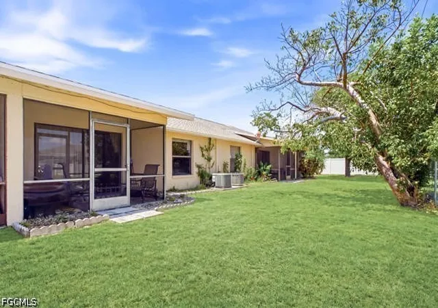 4407-sw-7th-place-4-cape-coral-fl-33914/hzid_9008d702