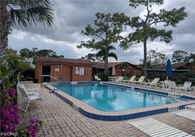 5652-foxlake-dr-north-fort-myers-fl-33917/hzid_3d0aeafe