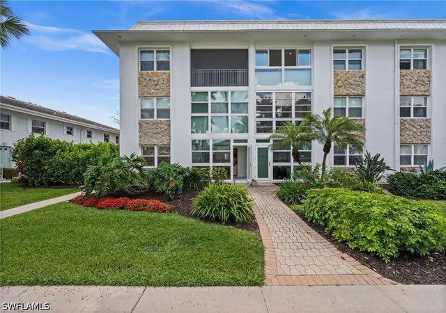 1021-3rd-street-s-112-naples-fl-34102/hzid_bb64bfeb