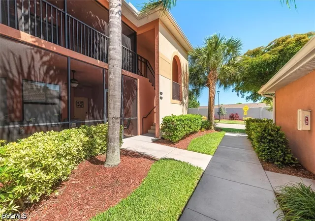 13750-julias-way-528-fort-myers-fl-33919/hzid_b5f2d427