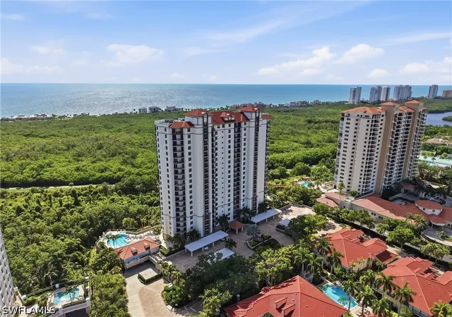 7225-pelican-bay-blvd-302-naples-fl-34108/hzid_8930e9ba