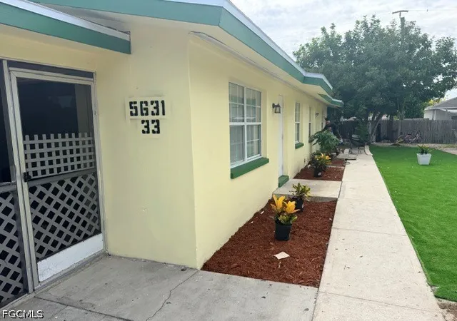 5631-5633-10th-avenue-fort-myers-fl-33907/hzid_7e501015