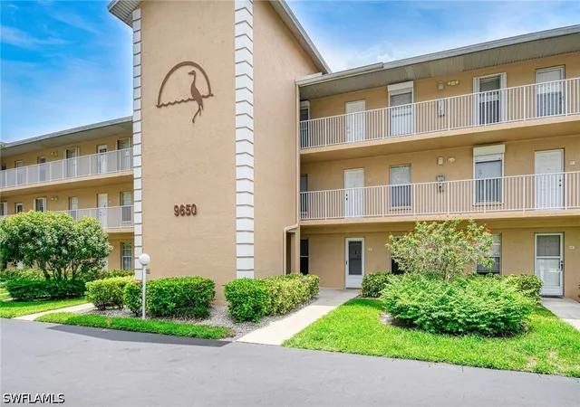 9650-victoria-ln-104-naples-fl-34109/hzid_0f99f179
