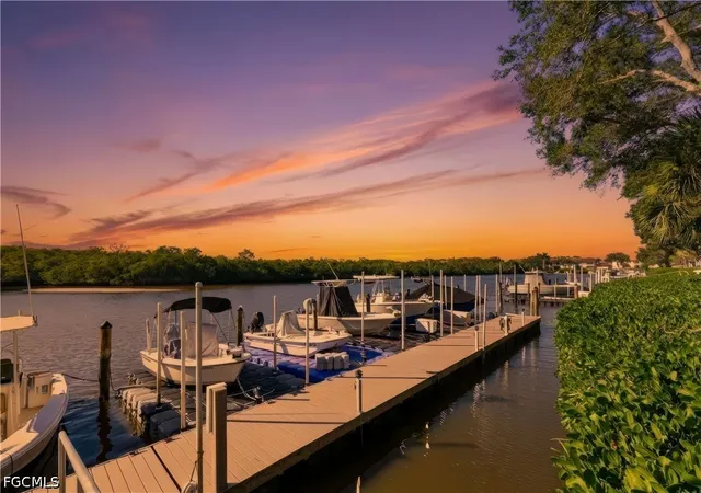 242-newport-dr-509-naples-fl-34114/hzid_7c9c738e