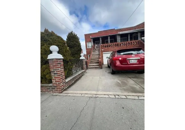1241-e-98th-street-new-york-city-ny-11236/hzid_5b246cc5