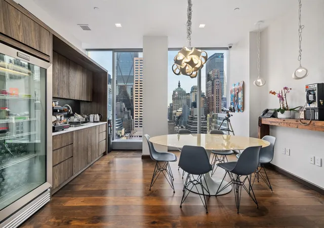 50-w-47th-street-1808-new-york-city-ny-10036/hzid_a7955a15